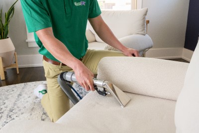 Tech Cleaning Upholstery 